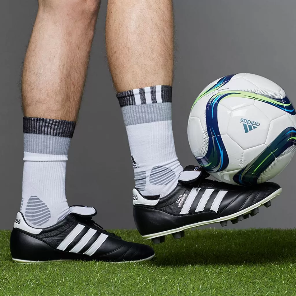Бутсы профессиональные Adidas Copa Mundial FG